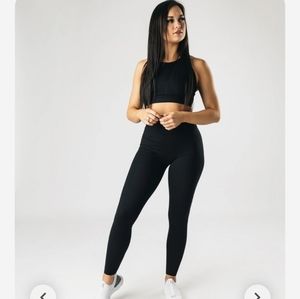 Alphalux Essential Legging - Black & Gold